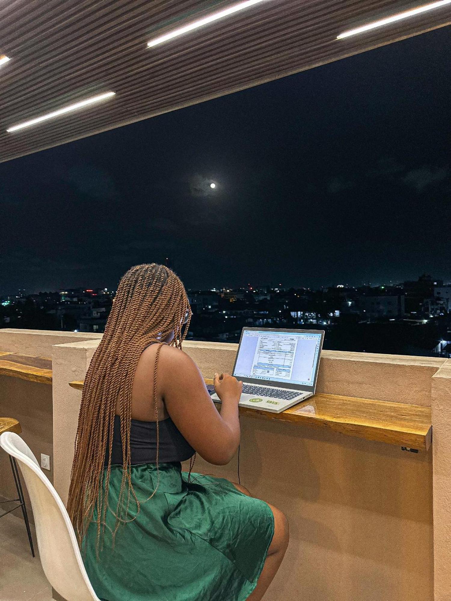 Klik Klak Appart Hotel Cotonou Exterior foto